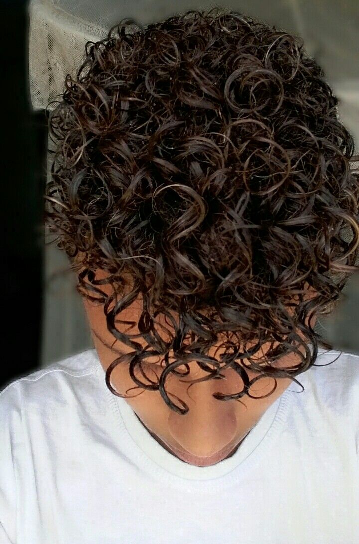 finalização cabelo cacheado masculino