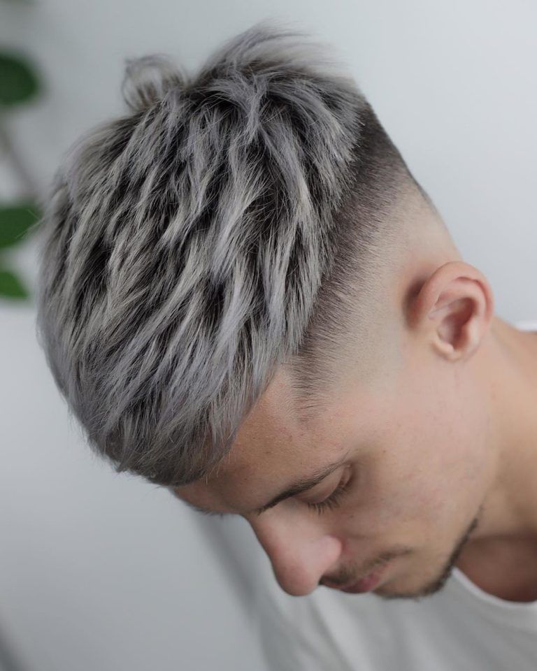 cabelo grisalho masculino moderno