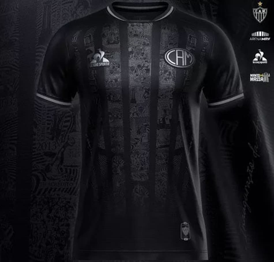 camisas de futebol com detalhes dourados