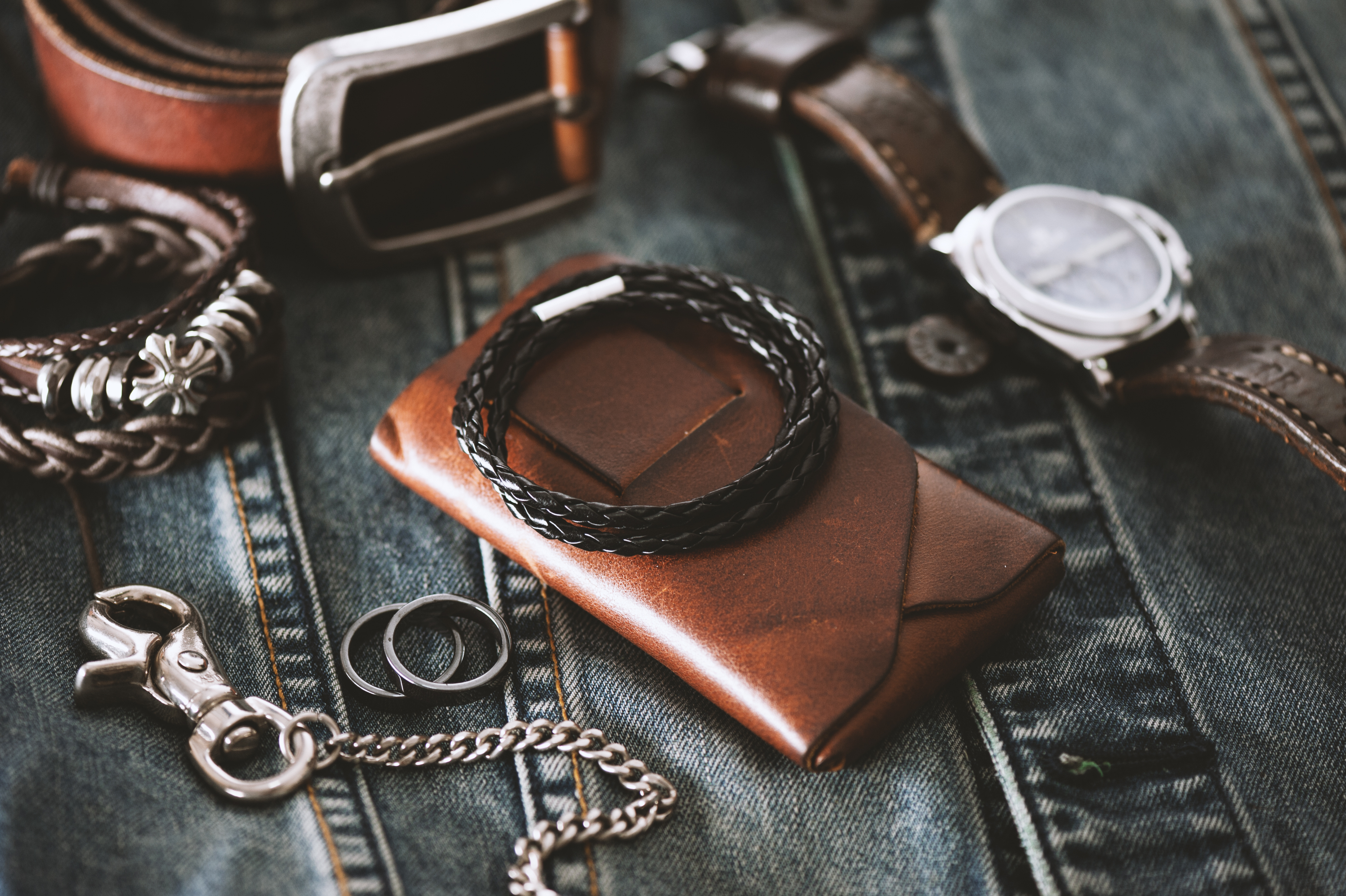 materiais e tons de acessórios masculinos