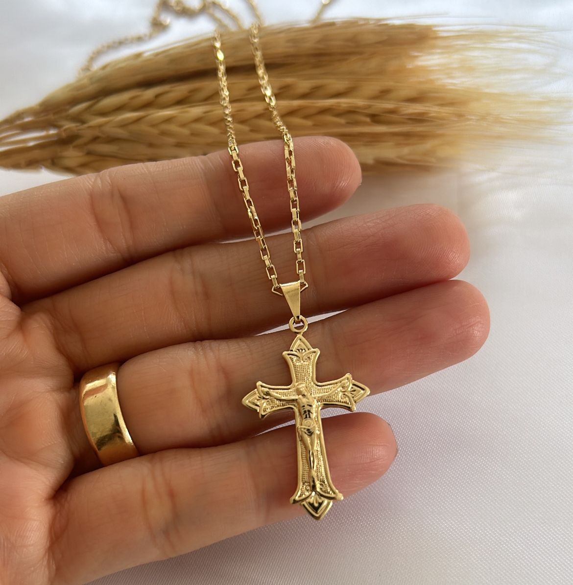 cordão de ouro masculino com pingente de crucifixo