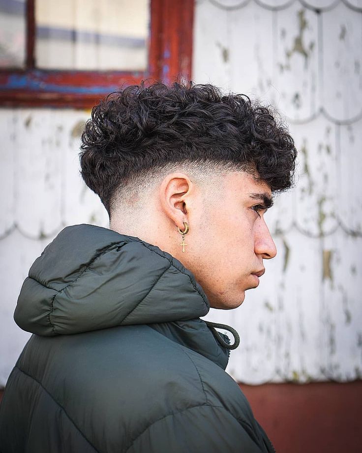 corte masculino rosto triangular clássico