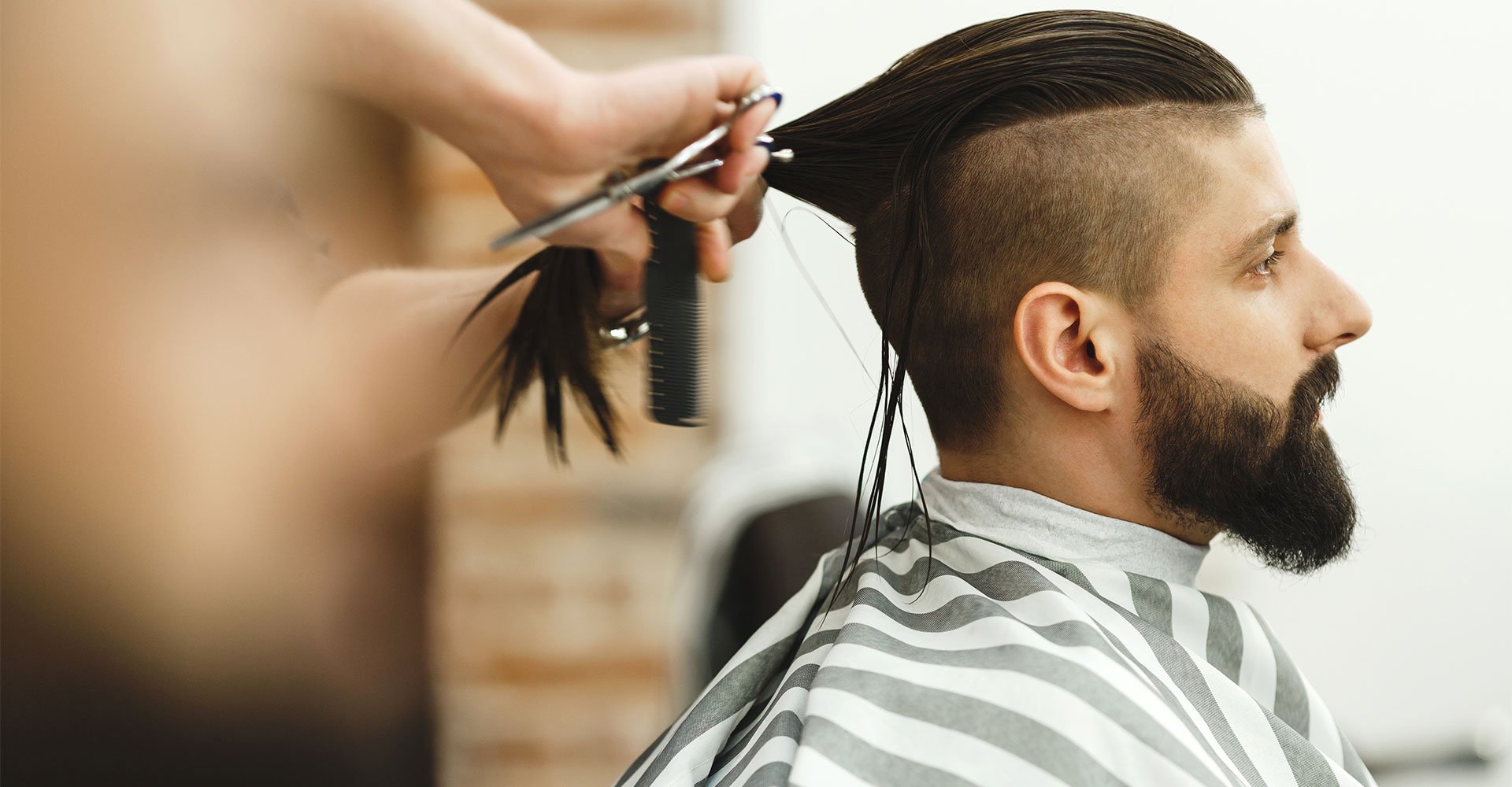cabelo masculino ondulado longo