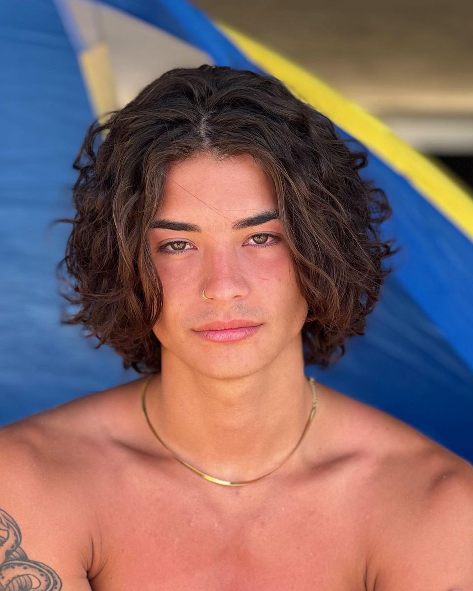 corte moderno cabelo liso homem médio