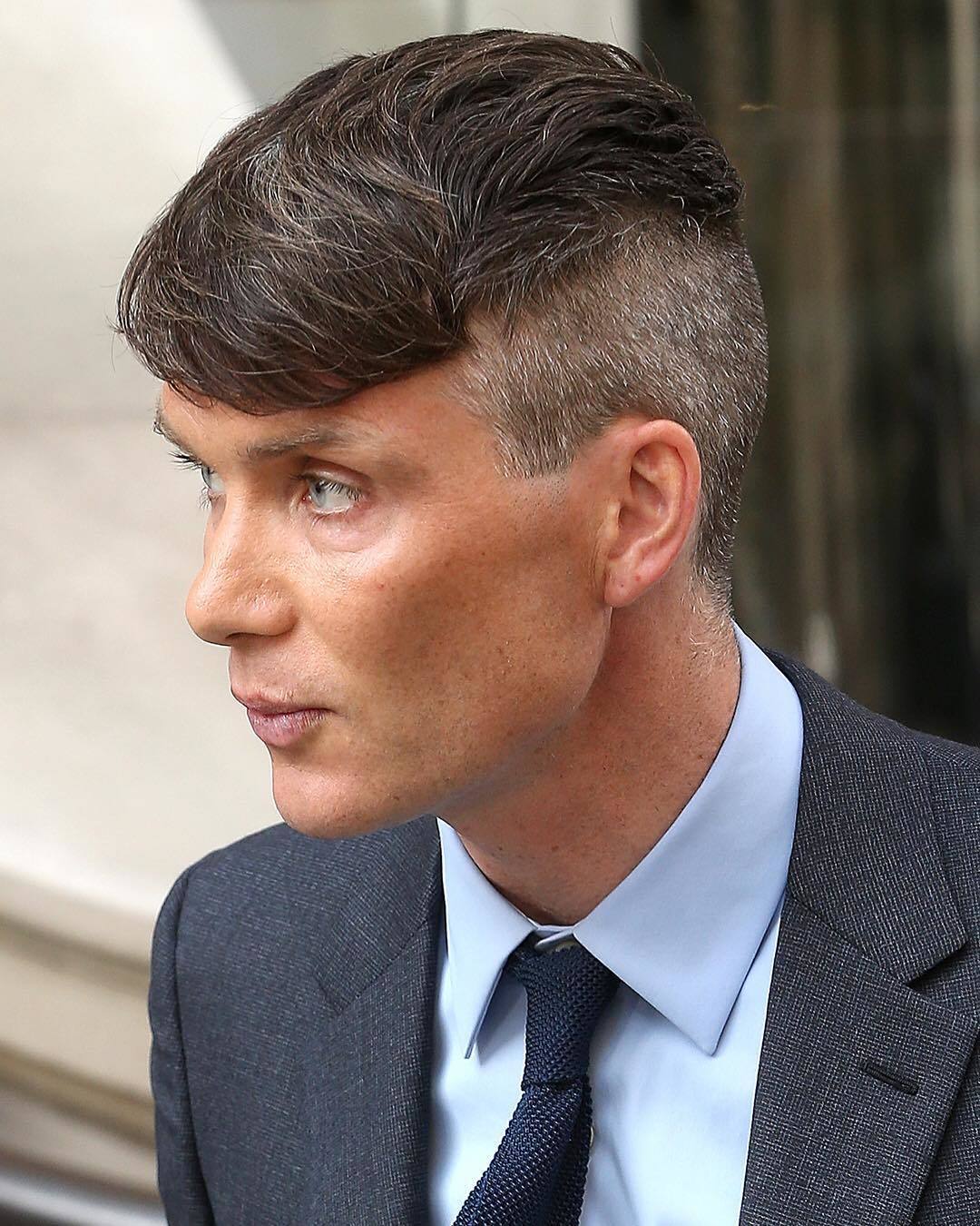 cabelo comprido rosto oval masculino