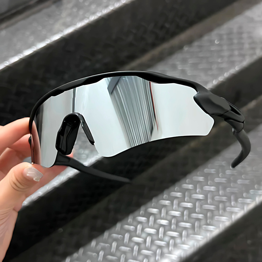óculos de sol masculino Oakley