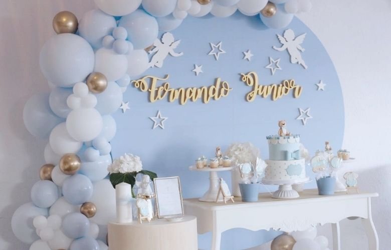 decoração batizado branco e azul menino