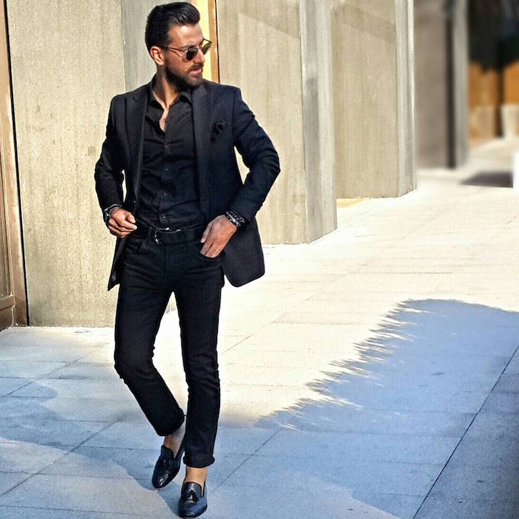 combinar blazer preto masculino