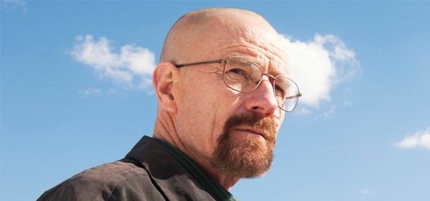 homem careca estiloso