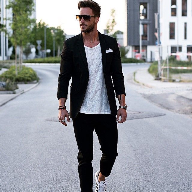 look masculino calça preta tênis branco