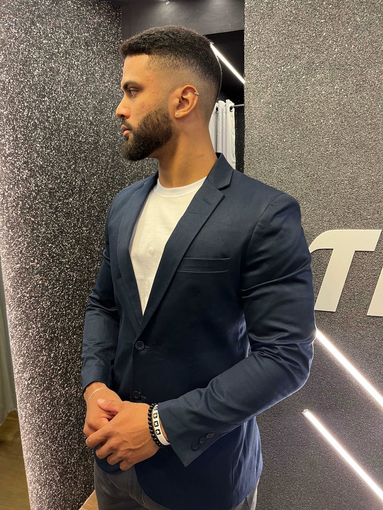 roupas masculinas versáteis