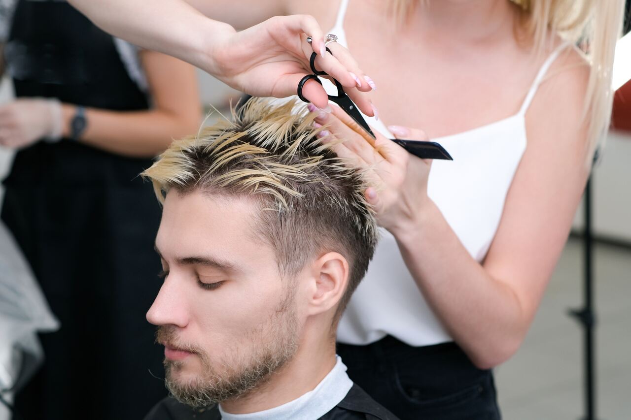 como fazer luzes em moicano masculino