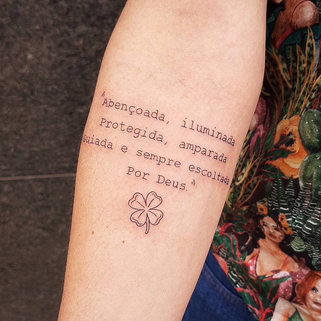tatuagem religiosa mão homem