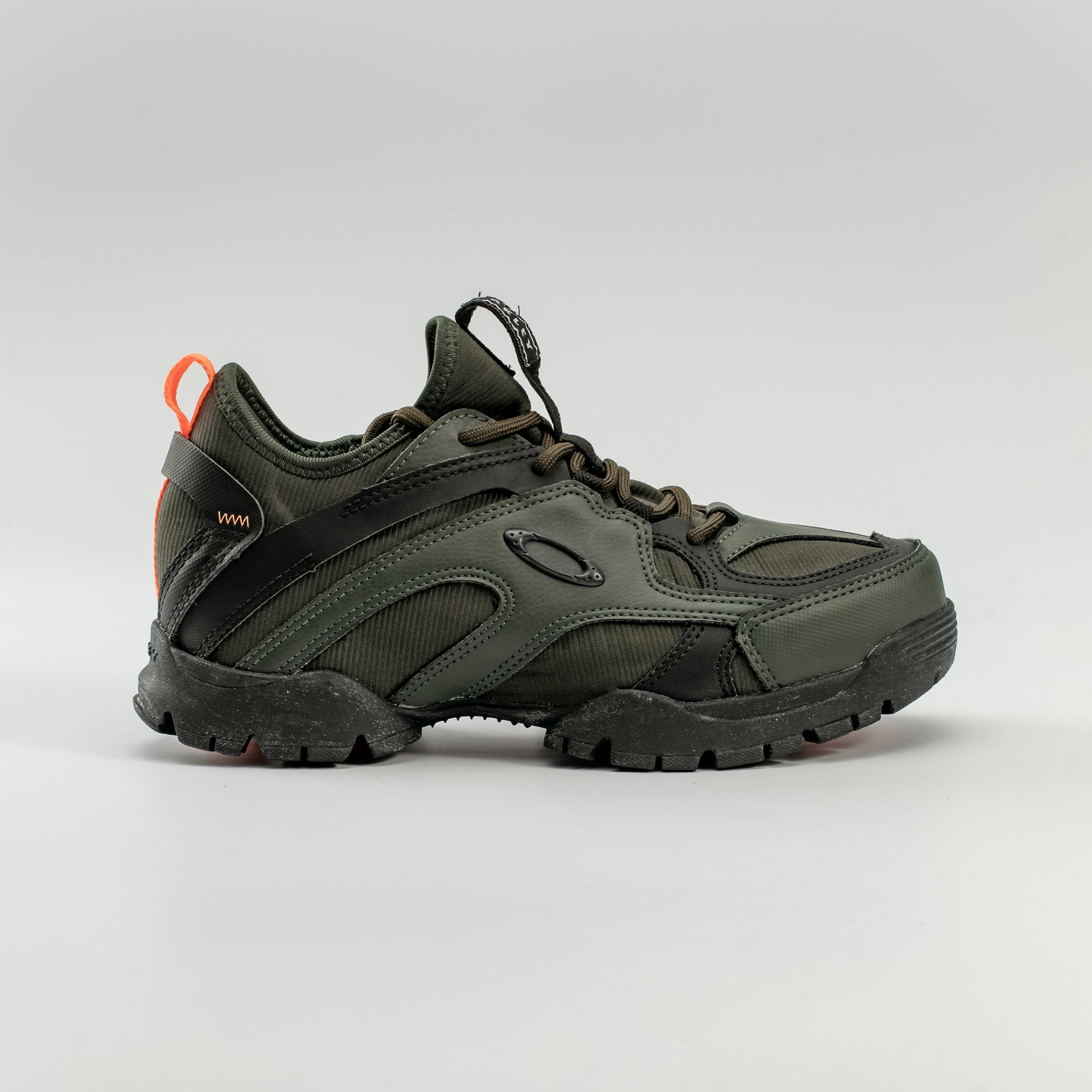 Oakley Sierra Terrain