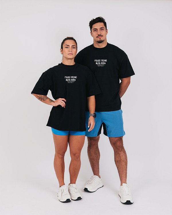 camiseta solta para musculação