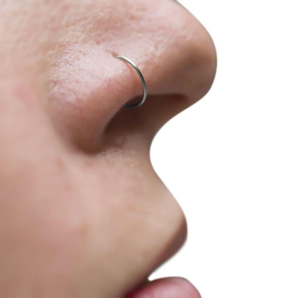melhor material para piercing no nariz homem