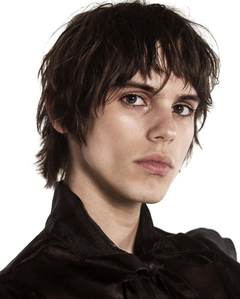 pixie cut cacheado masculino