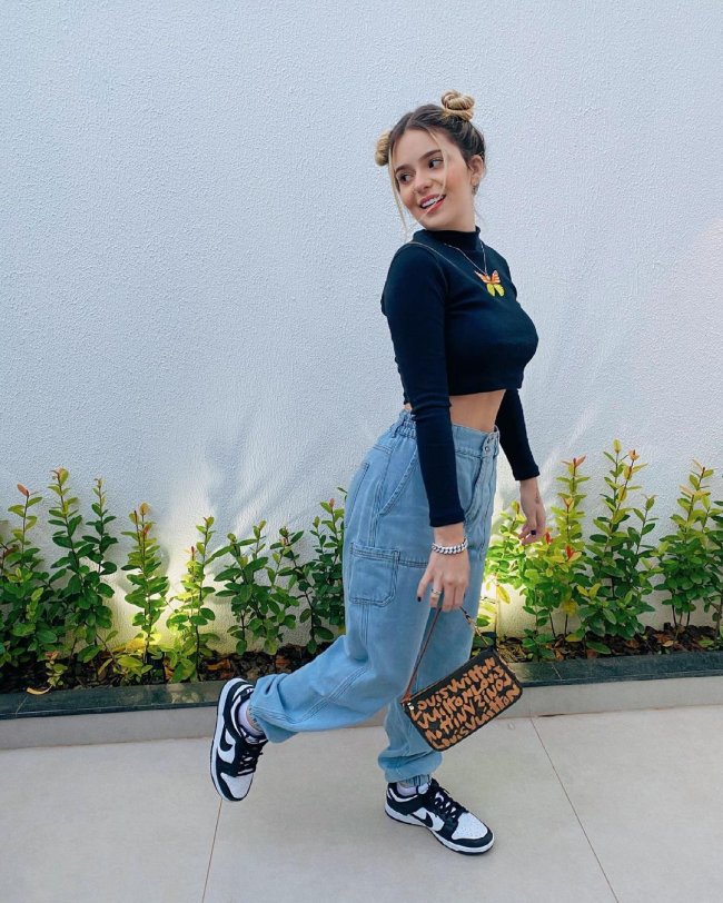 tênis chunky com calça jogger