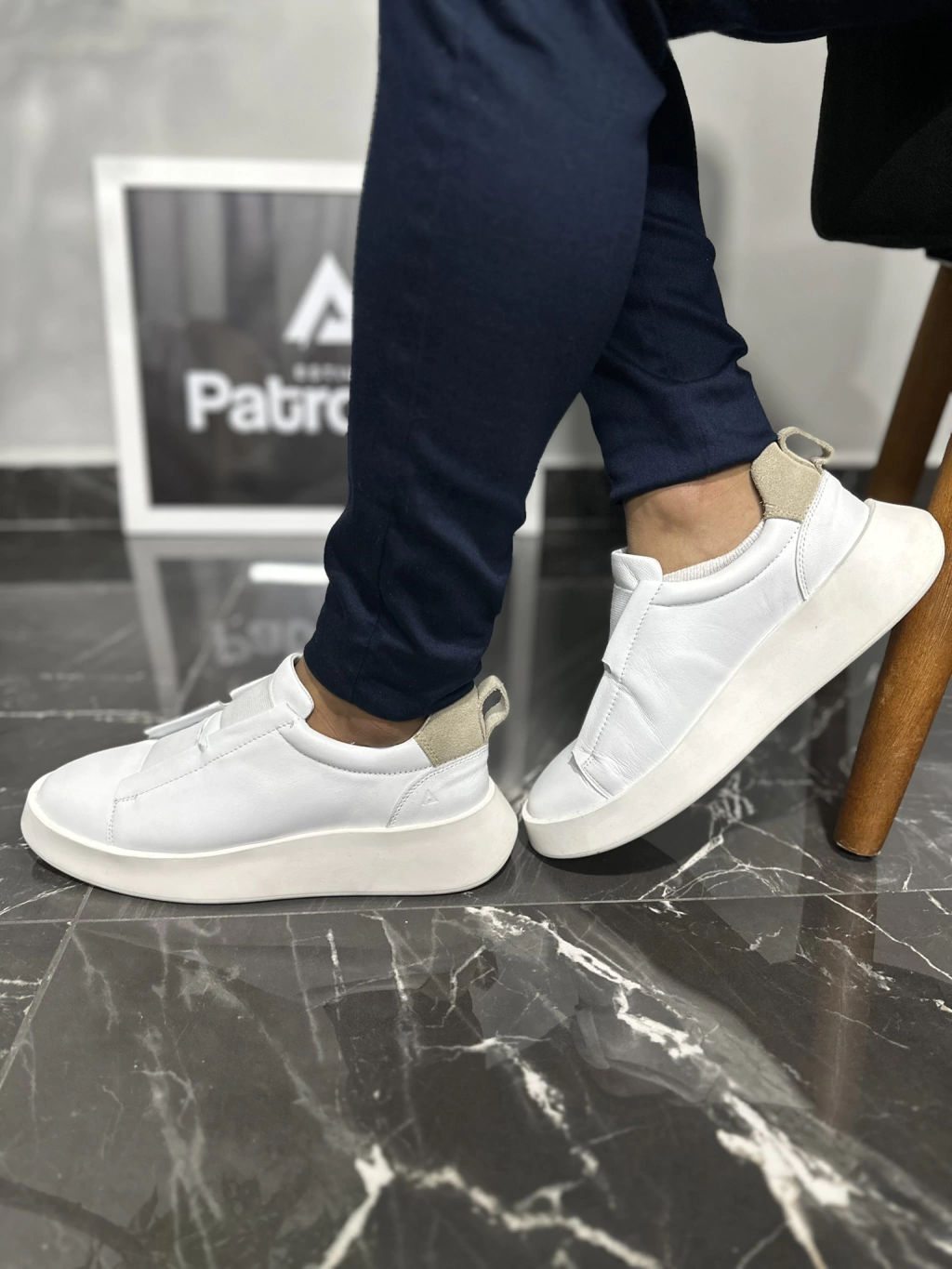 sneakers brancos masculinos