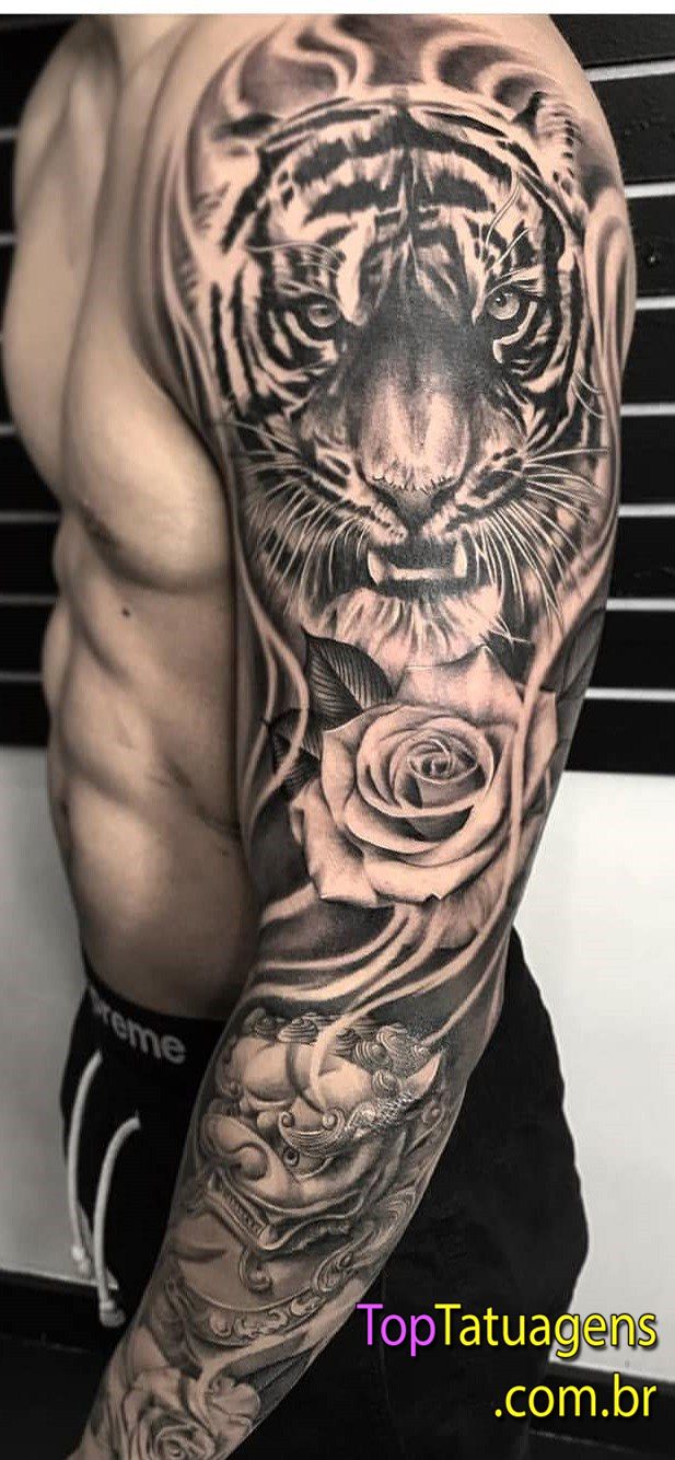 tatuagem biomecânica masculina