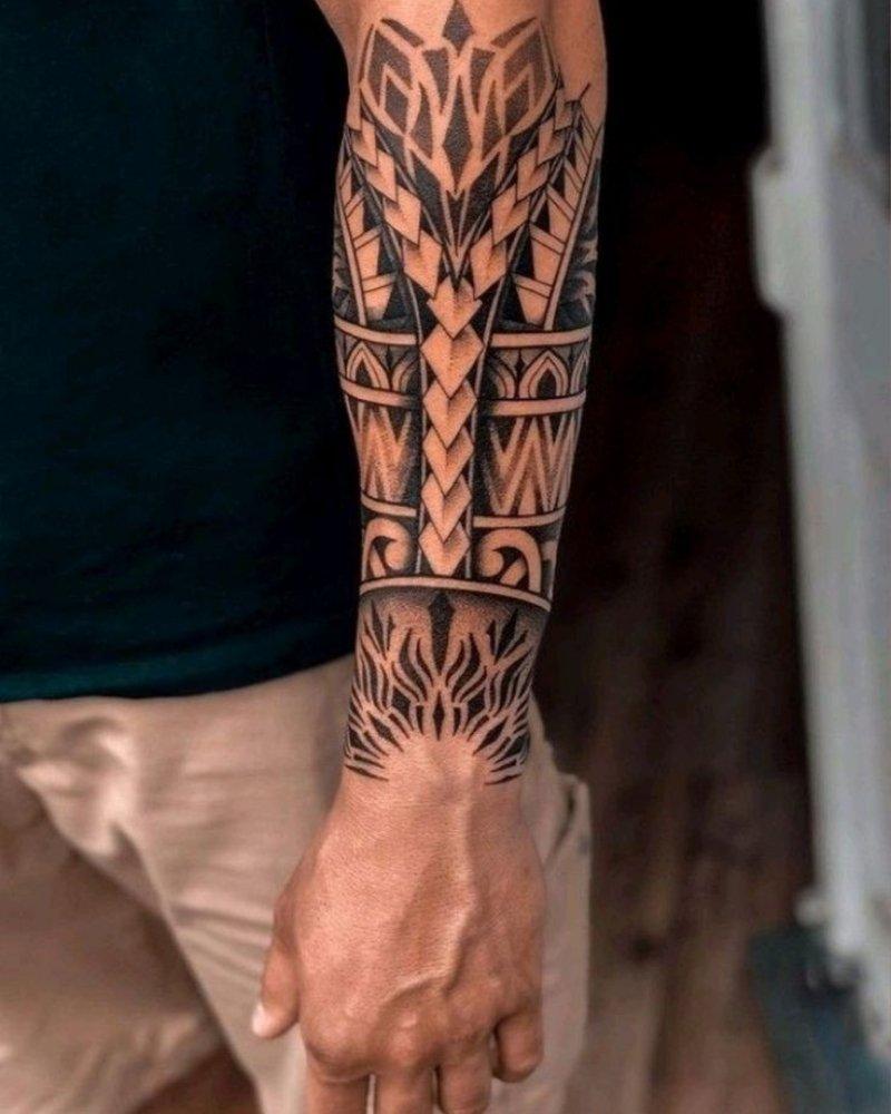 tatuador especialista em braço masculino
