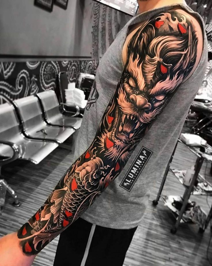 tatuagem ombro masculino