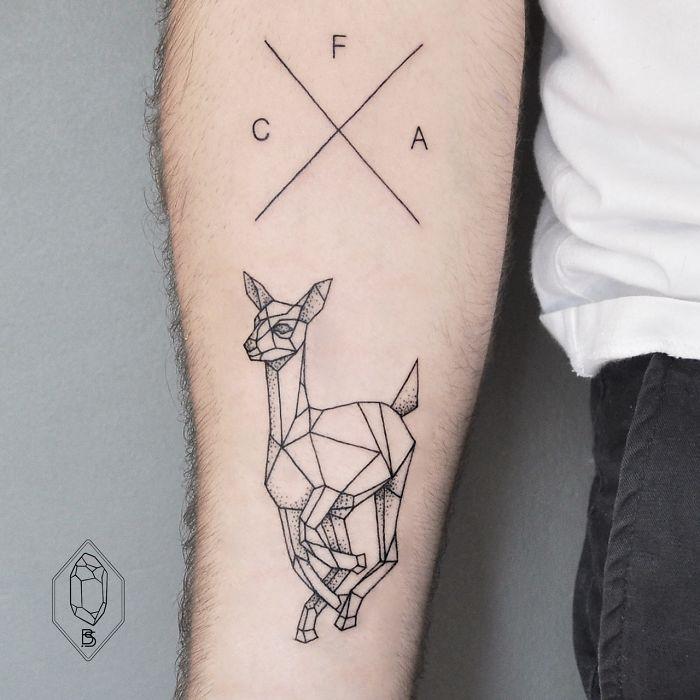 tatuagem geométrica homem