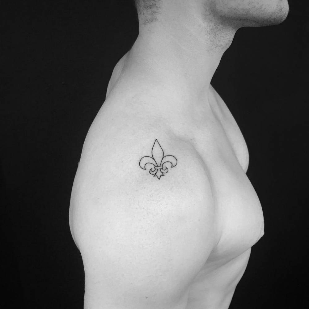 tatuagem geométrica homem