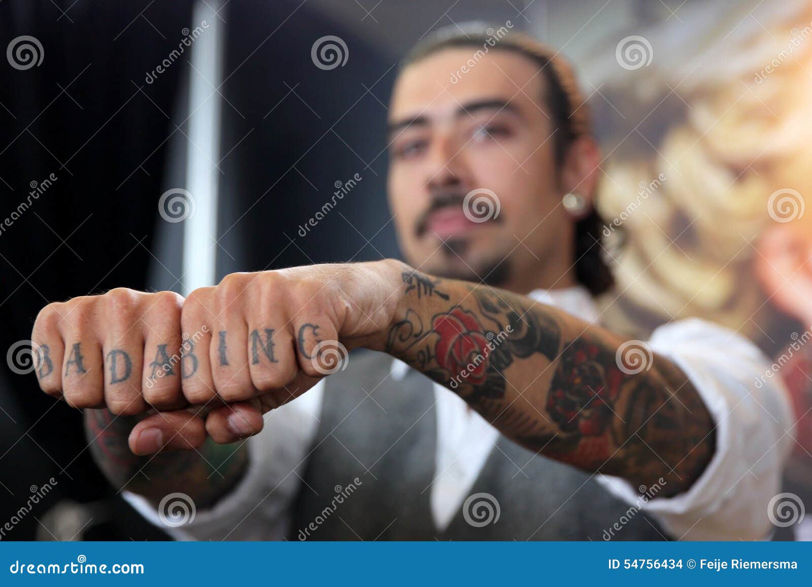 tatuagem dedo masculino