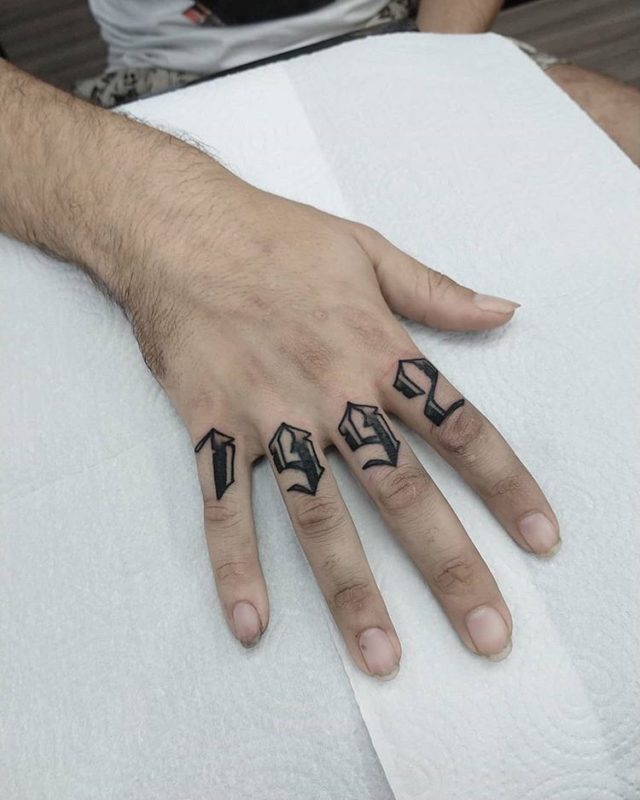 ideias tatuagem falange masculina