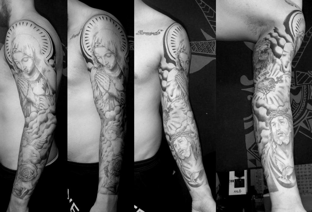 tatuagem braço fechado virgem maria