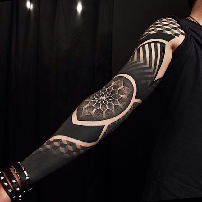 tatuagem preta sólida