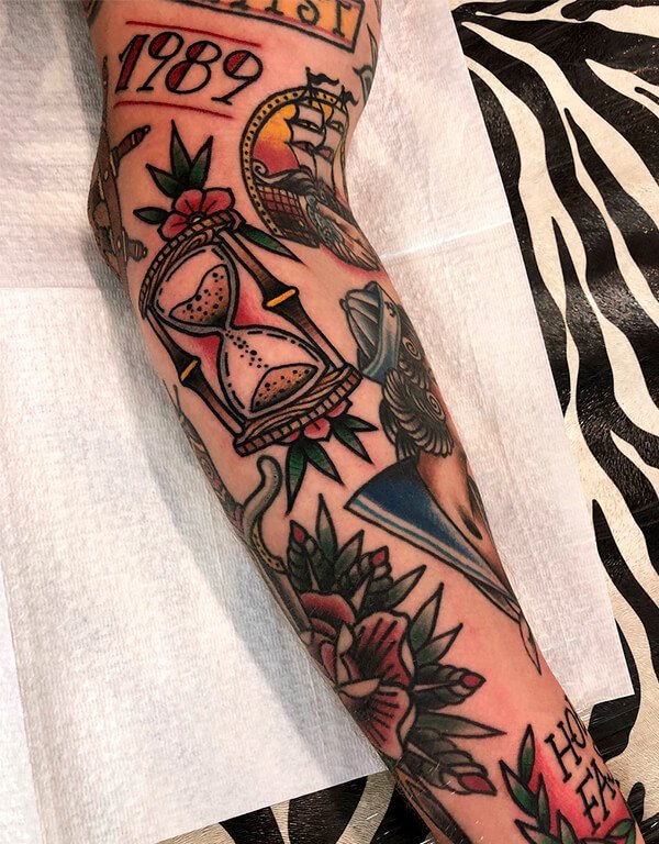 tatuagem blackwork old school braço