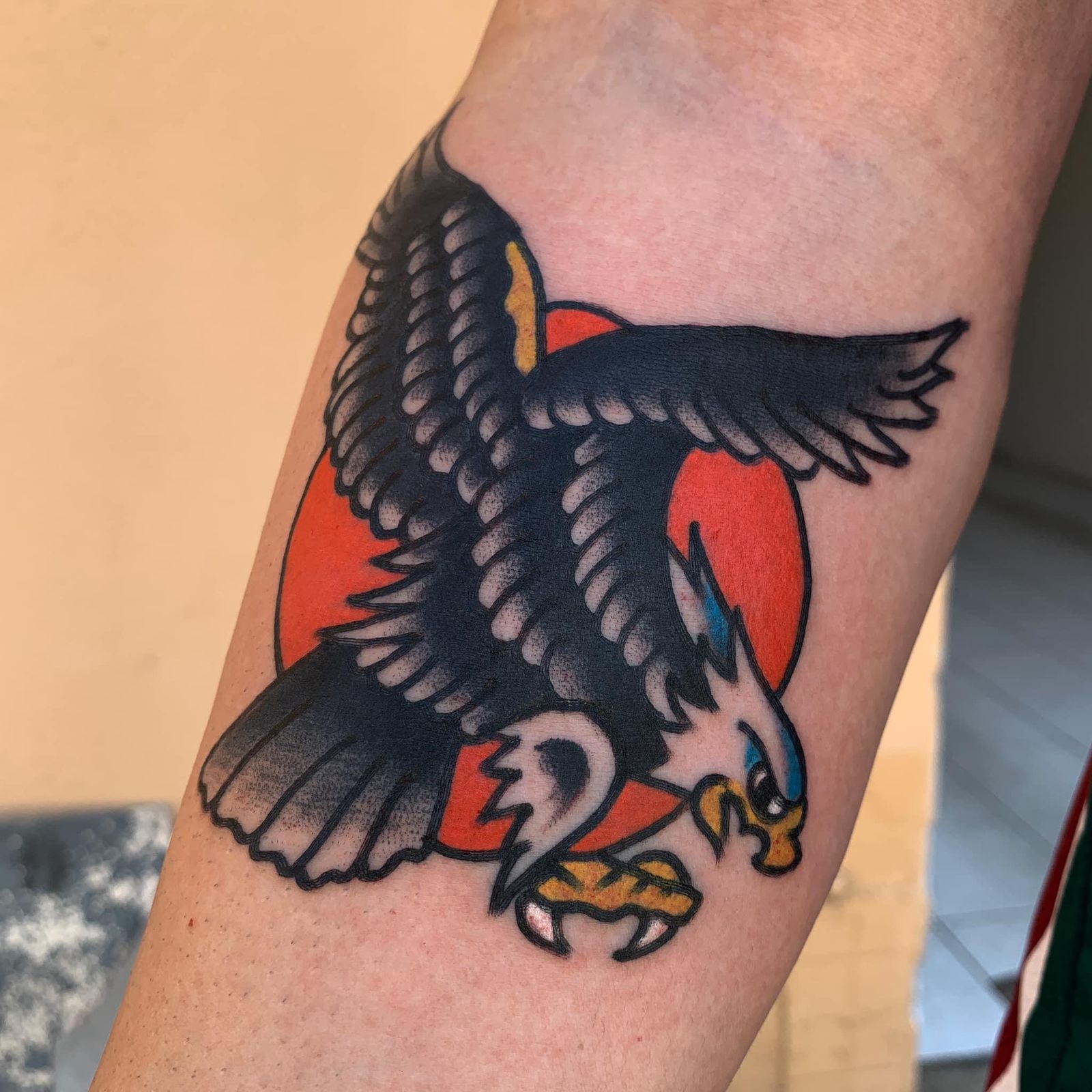 desenhos de tatuagem old school braço masculino