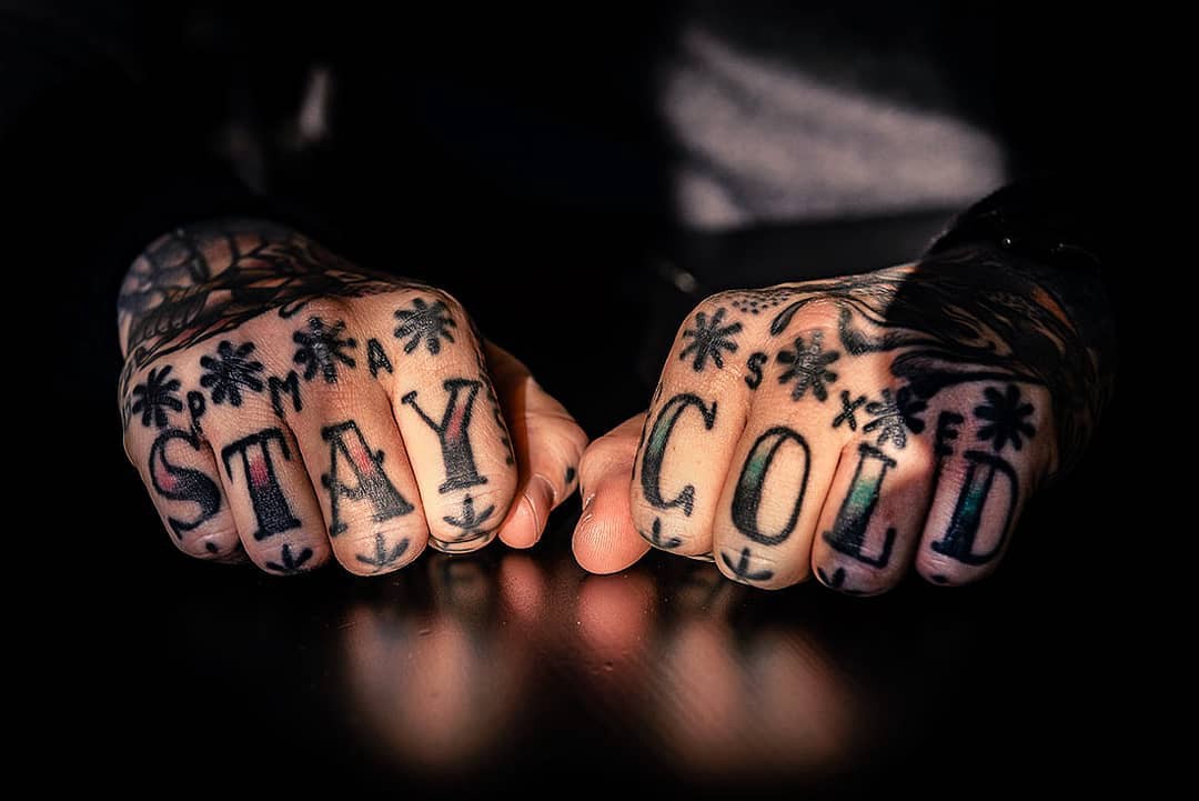 tatuagem masculina religiosa mão