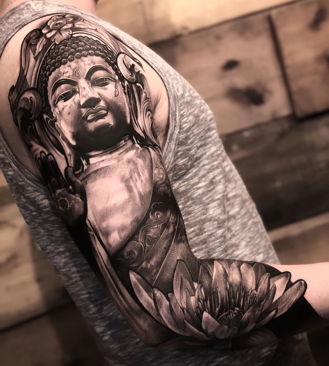 tatuagem blackout braço