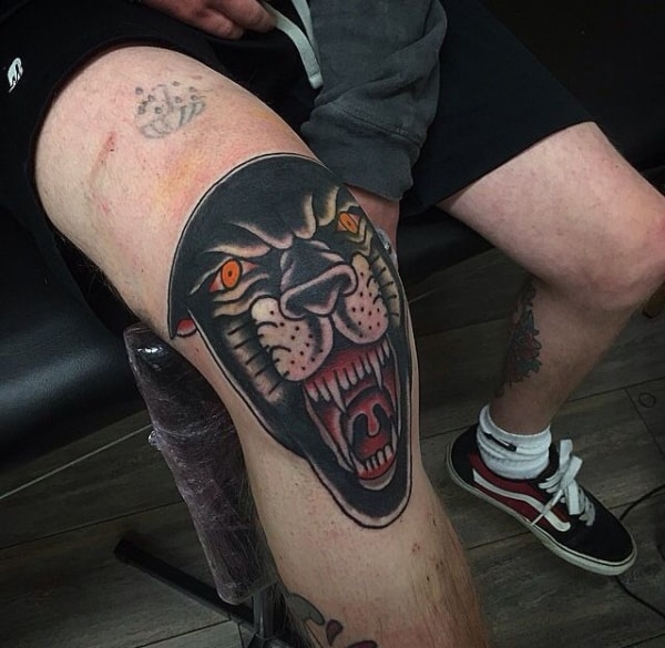 tatuagem joelho simétrica