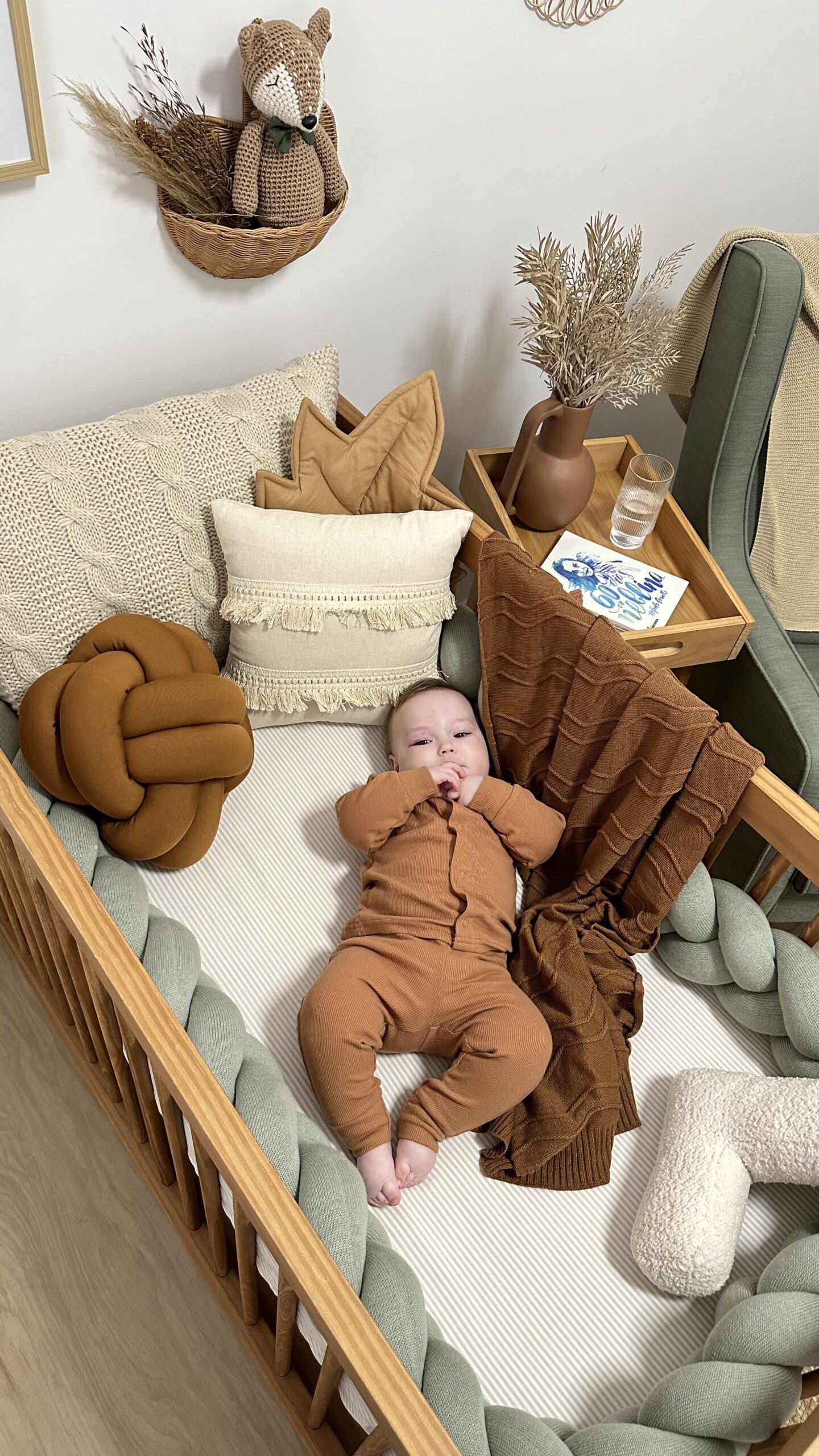 enxoval de bebê com tema dinossauro